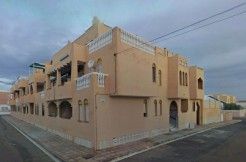 garajes en calle esturión cabo de gata